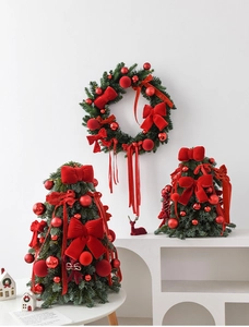 Mini PE Christmas trees and wreath set with red bows and ornaments on white stands