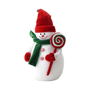 Pupazzo di neve decorativo in peluche con cappello rosso e bastoncino di zucchero festivo