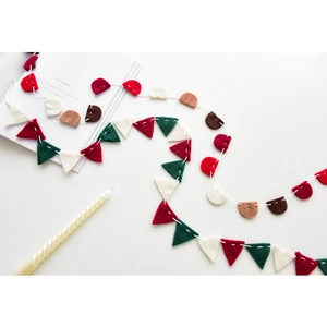 Guirlande de Noël en feutre de laine avec drapeaux rouges et verts pour décoration festive