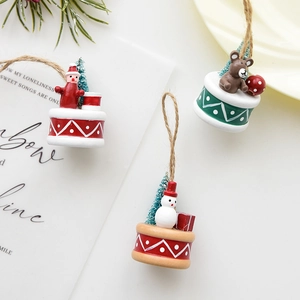 Miniature Resin Christmas Pendants With Snowman Bear Santa Claus Drum Base Hanging Decoration For Christmas Tree Holiday Party Home Decor