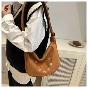 Sac hobo en velours côtelé marron avec broderie et bandoulière réglable