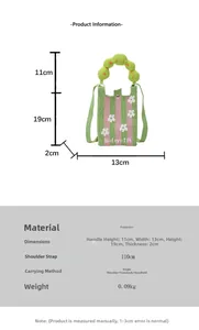 Guía de tallas del mini bolso de punto con rayas rosa-verde y detalle de flores blancas