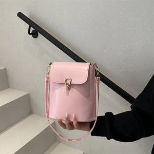 Minimalist Bucket Crossbody Bag PU Leather With Gold Tone U-Shaped Metal Lock Retro Flap Shoulder Bag Versatile For Women