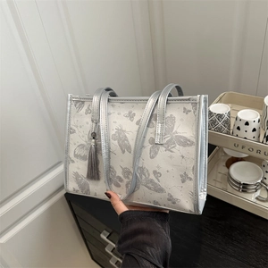 Sac Cabas Femme Imprimé Papillon Grande Capacité Cuir PU Sac À Main Épaule Avec Pompon Sac De Commutation Décontracté Urbain Simple