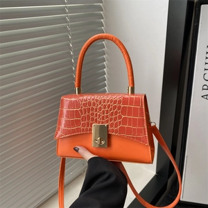 Women Crocodile Pattern PU Leather Crossbody Bag Fashion Top Handle Handbag Vintage Metal Turn Lock Commuter Shoulder Purse
