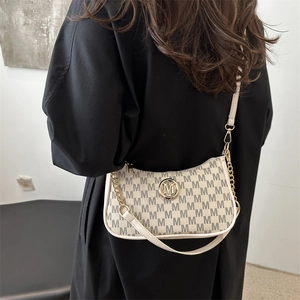 French retro underarm bag with beige M-letter pattern and gold metal logo