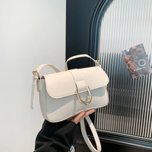 Women PU Leather Crossbody Bag Gold U-Shaped Buckle Flap Underarm Shoulder Square Purse Retro Elegant Daily