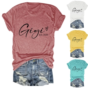 Détails des t-shirts Gigi Est 2026 col rond en quatre couleurs avec shorts en jean
