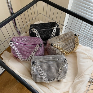 Sacs à bandoulière tendance style français avec strass et chaînes métalliques épaisses
