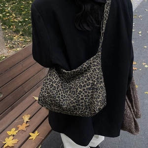 Retro leopard print crossbody tote bag with large capacity and crescent shape for women