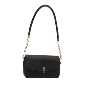 Sac à bandoulière élégant en cuir noir avec boucle en métal doré et détails de chaîne
