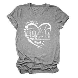 Λεπτομέρεια γκρι T-shirt Camp Life με στάμπα κάμπινγκ σε σχήμα καρδιάς για εξωτερικούς χώρους