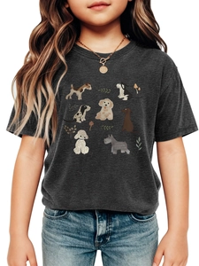 Détail du t-shirt gris anthracite pour enfants avec illustrations de chiens en dessin animé