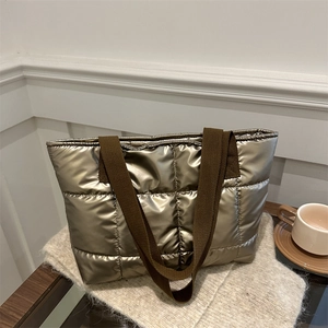 Tote Bag Matelassé Métallique pour Femmes Grande Capacité Sac à Épaule Rembourré Léger Urban Casual Mode Voyage
