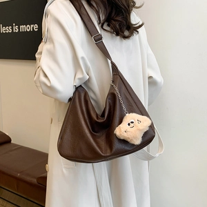 Grand sac hobo vintage marron foncé avec porte-clé étoile en peluche pour femme