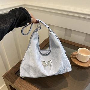 Women Pleated PU Leather Hobo Bag With Metal Butterfly Decor Y2K Style Large Capacity Casual Shoulder Underarm Bag