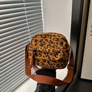 Sac Bandoulière Femme Imprimé Léopard en Velours Côtelé Petit Sac Carré Tendance pour Voyage Quotidien Rétro