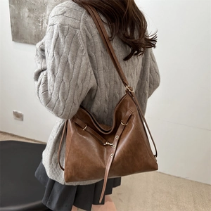 Grand sac cabas vintage en cuir marron avec bandoulière pour le style quotidien