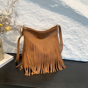 Sac Fourre-tout Vintage Bohème à Glands pour Femmes Sac à Bandoulière en Simili-cuir à Franges avec Oeillets Métalliques Grand Sac