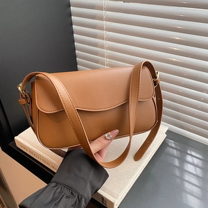 Borsa a Tracolla da Donna in Pelle PU con Patta a Bordi Ondulati Design Minimalista Moderno per Uso Quotidiano Elegante Pratico