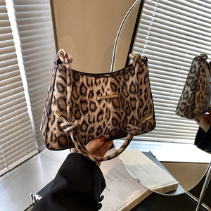 Borsa A Spalla Stampa Leopardata Pelle PU Decorazione Metallo Dorato Tracolla Con Nodo Retro Moda Borsa A Mezzaluna