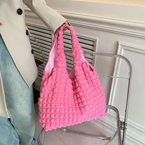 Pink popcorn texture tote bag with pleated design for casual daily fashion and shoulder wear