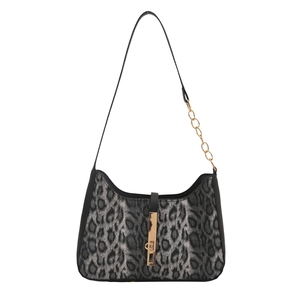 Sac hobo imprimé léopard avec chaîne dorée et fermeture à boucle métallique chic