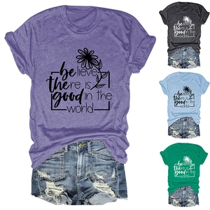 Détails des variantes de t-shirts avec texte de motivation et motif floral