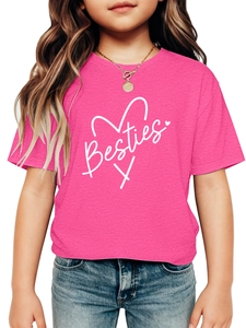 Détail du t-shirt rose pour filles en coton avec imprimé Besties et cœurs