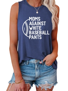 Detailansicht eines dunkelblauen Tanktops mit dem Aufdruck Moms Against White Baseball Pants