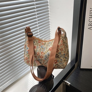 Vintage Floral Jacquard Crescent Shoulder Bag For Women Casual Fabric Hobo Underarm Bag With Adjustable Strap Zipper Closure