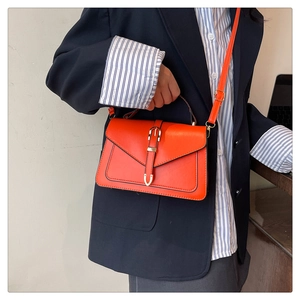 Sac à bandoulière chic rouge-orange en similicuir lisse avec poignée pour femme