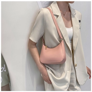 Minimalist pink PU leather dumpling underarm bag with gold zipper for women's summer style