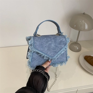 Sac Bandoulière en Denim pour Femmes Avec Franges Mode Bleu Mini Sac Carré Avec Chaîne Argentée Streetwear Sac à Main Effiloché