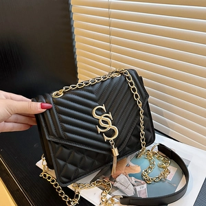 Women Fashion Quilted Shoulder Bag PU Leather Diamond Pattern Crossbody Bag With Metal Logo Tassel Gold Chain Strap Square Purse