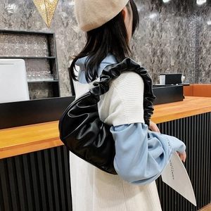 Chic black pleated hobo bag for women made of premium PU leather with shoulder strap