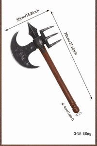 Detailed size specifications of the Viking foam axe prop showing 70cm length and 35cm width