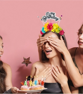 Serre-tête d'anniversaire floral coloré avec détail scintillant du slogan It's My Birthday