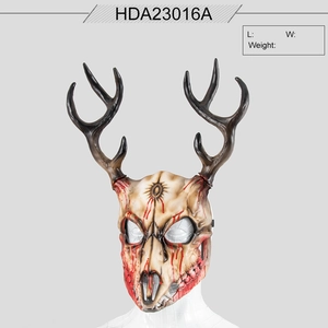 Máscara de calavera de ciervo para Halloween con astas marrones y manchas de sangre roja
