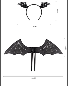 Detailansicht von Halloween Fledermausflügel Haarreif und Zubehör mit funkelnden Strasssteinen