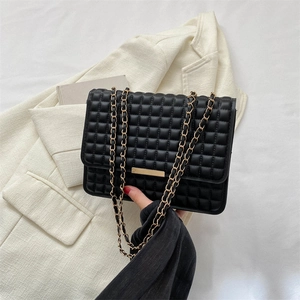 Borsa a Spalla da Donna in Pelle PU Trapuntata Elegante Borsa a Tracolla con Catena Piccola Borsa Quadrata Fibbia Dorata