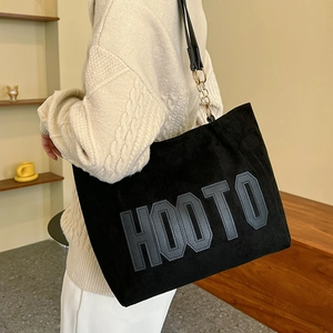 Black large capacity letter print tote bag with gold chain strap for women autumn winter