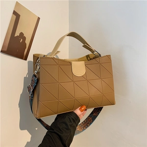Women Geometric Triangle Quilted Shoulder Bag PU Leather Ethnic Print Wide Strap Casual Crossbody Handbag Streetwear Fashion Bag