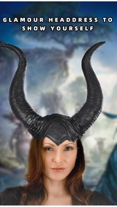 Dettaglio di corna nere di Maleficent con texture a spirale per eventi di cosplay
