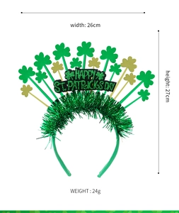 Détail du serre-tête de la Saint-Patrick avec trèfles verts et indication de taille
