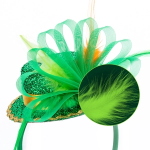 Serre-tête mini chapeau haut de forme Saint-Patrick avec plumes vertes et liseré doré