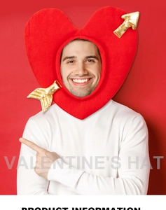 Gros plan d'un chapeau en peluche rouge en forme de cœur avec flèches de Cupidon dorées