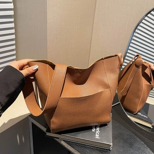 Women Minimalist Pebbled PU Leather Bucket Bag Fashion Autumn Large Capacity Crossbody Shoulder Bag With Magnetic Closure