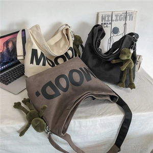 Canvas Shoulder Bag Large Capacity Vintage Japanese Style Letter Print Crossbody Handbag With Frog Plush Toy Women Students