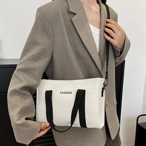 Sac fourre-tout en toile blanche minimaliste avec texte FASHION et bandoulière amovible